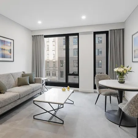 Meriton Suites Melbourne-2